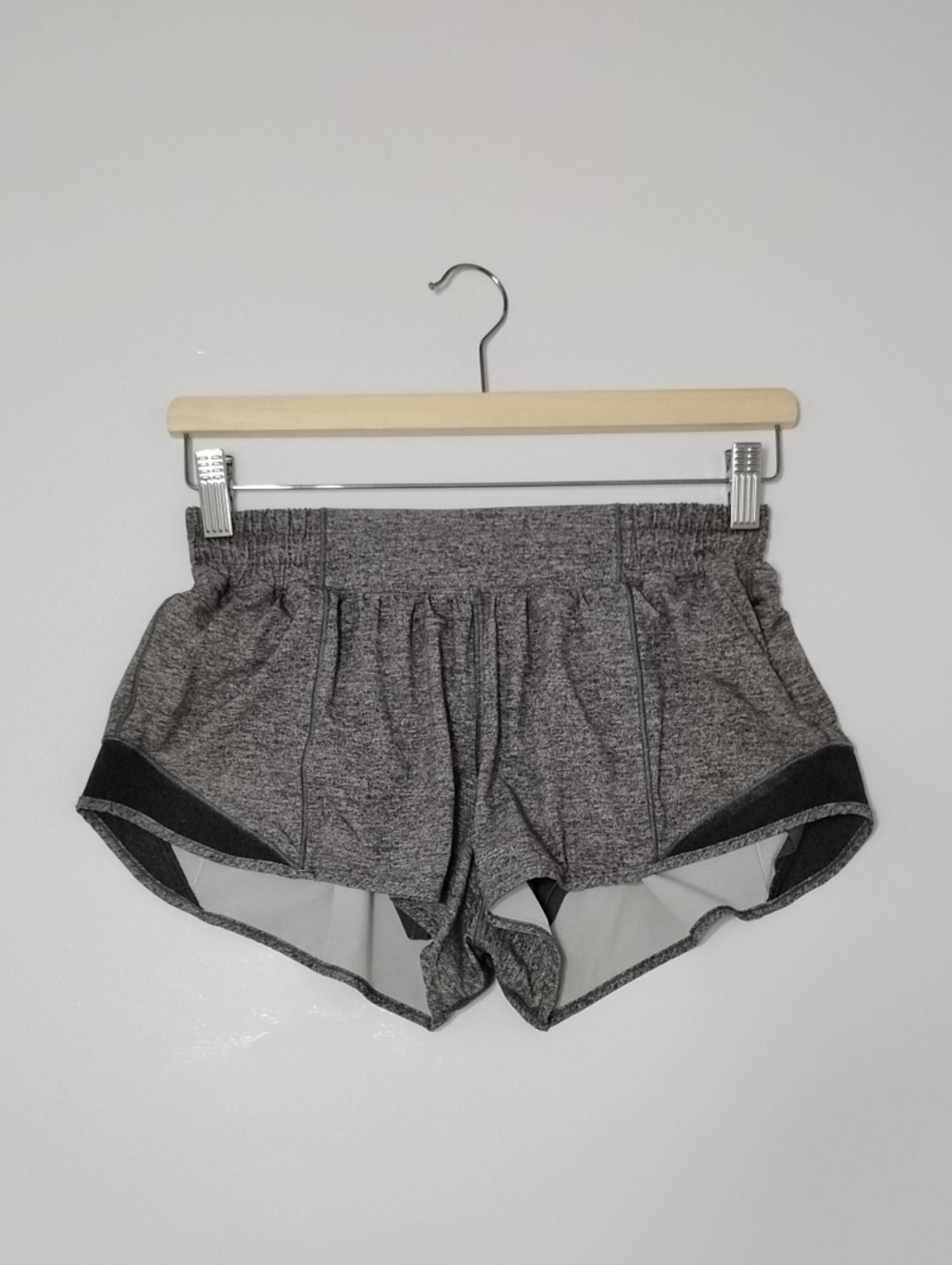 Lululemon Hotty Hot Short ll 2.5"